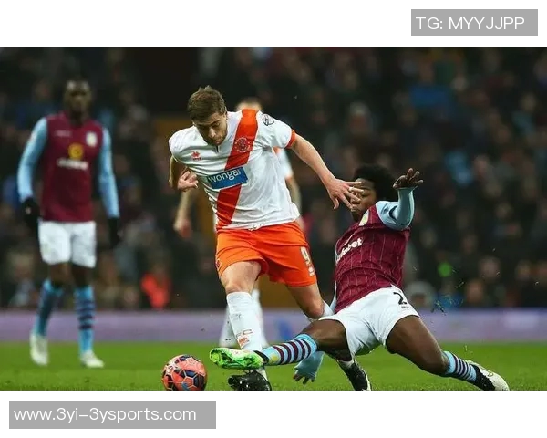 基德赞扬凯莱布马丁在防守和进攻中的出色表现与创造机会能力 基德赞扬凯莱布马丁在防守和进攻中的出色表现与创造机会能力